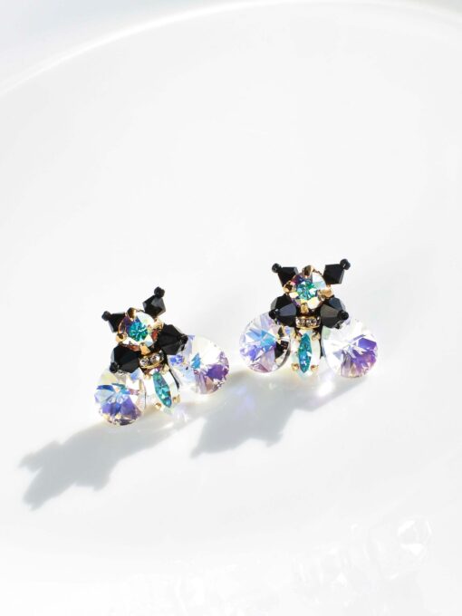 puošnūs nedideli chameleoniniai auskarai musytės su Swarovski® kristalais